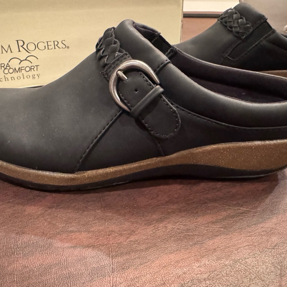 Kim Rogers Black Mules with Brown Sole - Picture 7 of 13